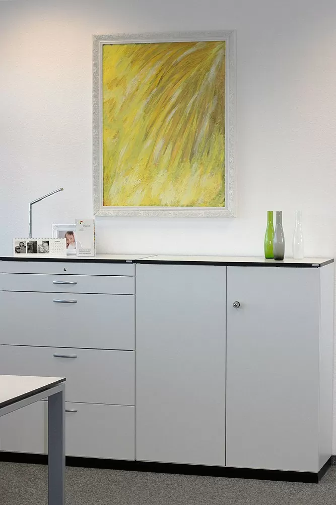 Kunst-in-der-Internetagentur-Sliderbild 3 Hochwertige Gemälde in Stuttgarter Büros