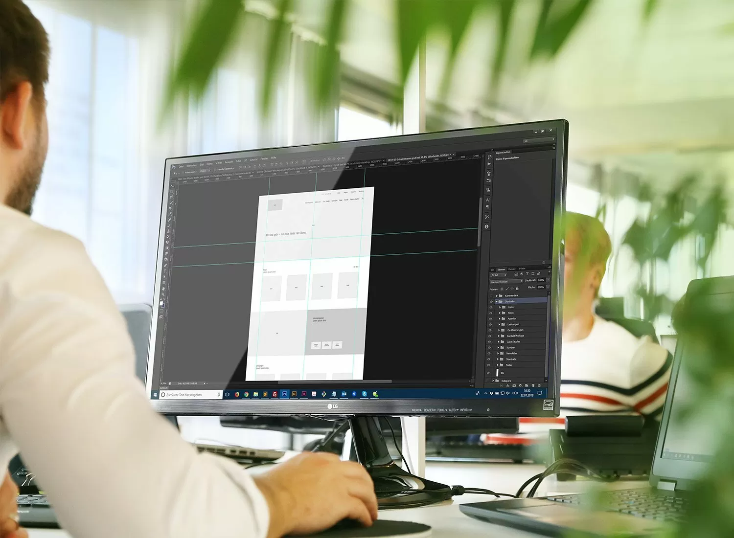 Wireframe Entwurf am Desktop Wireframe Entwurf am Desktop