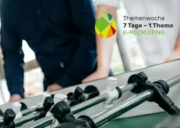 Kollegen am Tischkickern