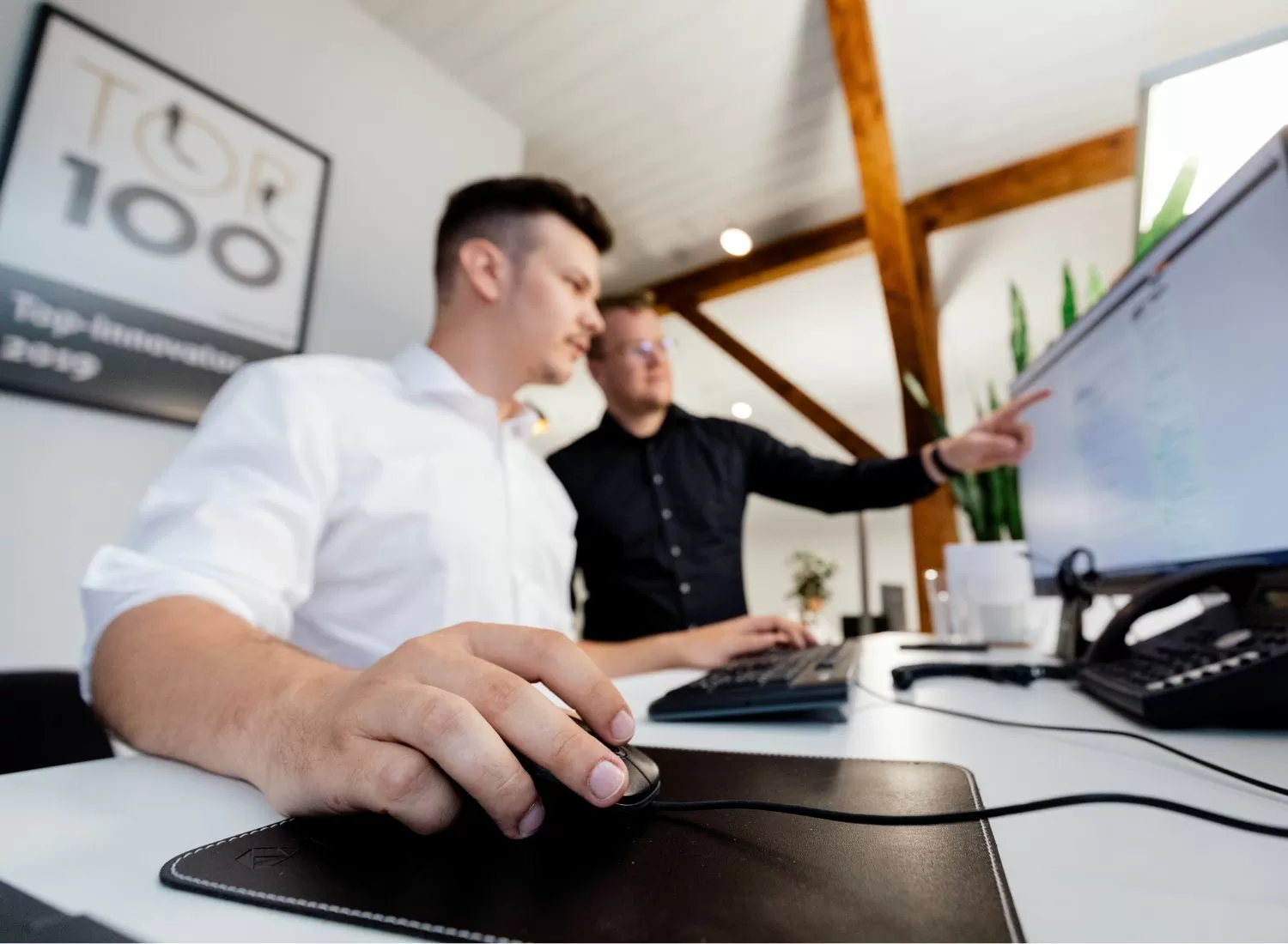 Experten unserer Online-Shop-Agentur Interne Besprechungen unserer Online-Shop-Agentur